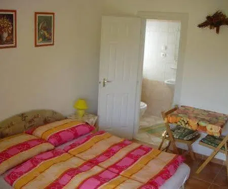 Veronika Guest house