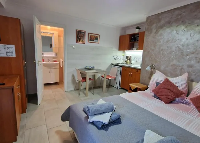 Veronika Πανσιόν